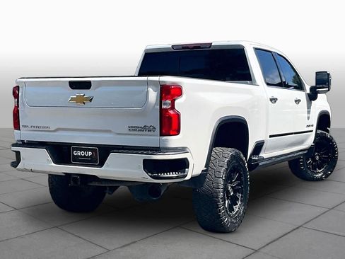 Used 2022 Chevrolet Silverado 2500 High Country w/ Safety Package II AWD/4WD image 13