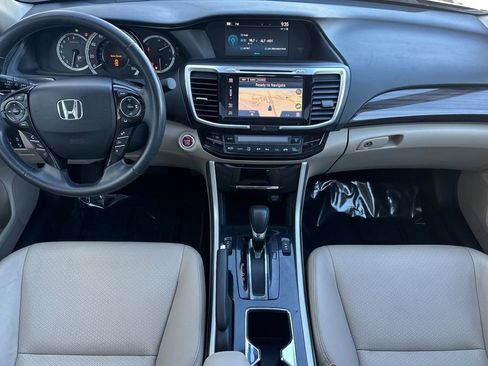 Used 2016 Honda Accord Touring image 13