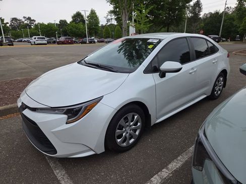 Used 2025 Toyota Corolla LE image 7