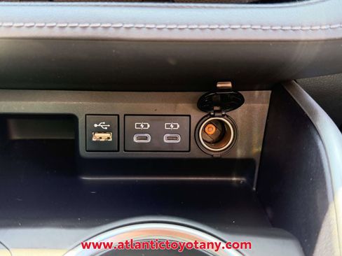 Used 2023 Toyota Highlander XSE AWD/4WD image 25