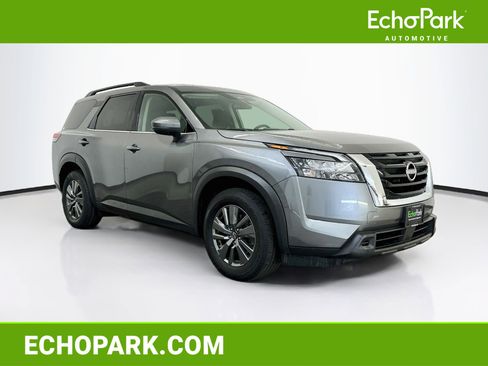 Used 2025 Nissan Pathfinder SV AWD/4WD image 1