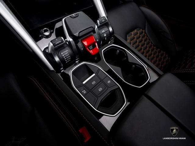 Used 2020 Lamborghini Urus AWD/4WD image 27