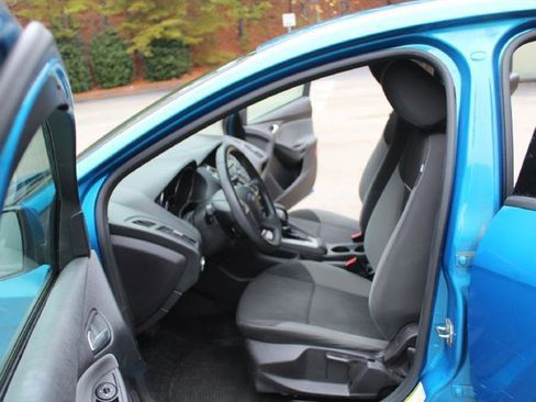 Used 2014 Ford Focus SE FWD image 10
