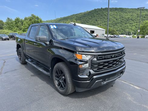 Used 2024 Chevrolet Silverado 1500 Custom AWD/4WD image 3
