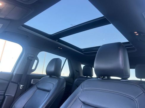 Used 2023 Ford Explorer XLT w/ Equipment Group 202A image 25