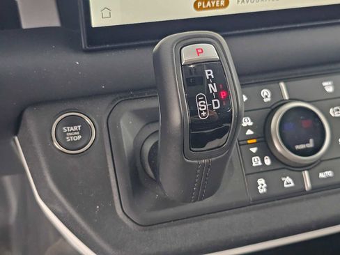 Used 2025 Land Rover Defender 130 S image 32