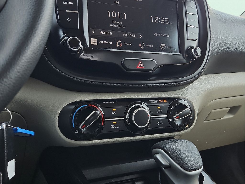 Used 2023 Kia Soul LX FWD image 17