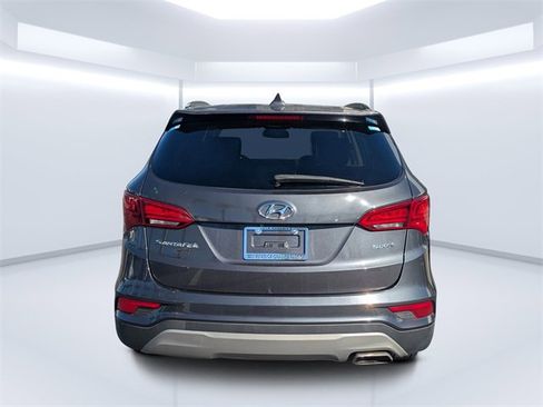 Used 2017 Hyundai Santa Fe Sport image 4