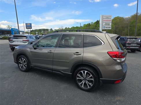 Used 2020 Subaru Forester Limited image 6