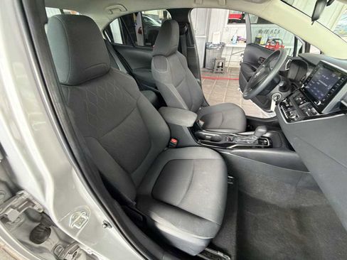 Used 2022 Toyota Corolla LE FWD image 22