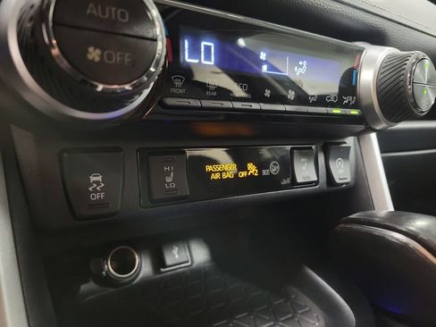 Used 2020 Toyota RAV4 XLE Premium AWD/4WD image 18