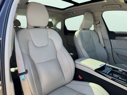 Used 2024 Volvo S90 T8 Ultimate w/ Lounge Package image 50