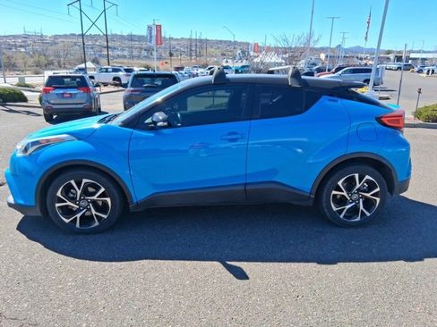 Used 2019 Toyota C-HR XLE image 2