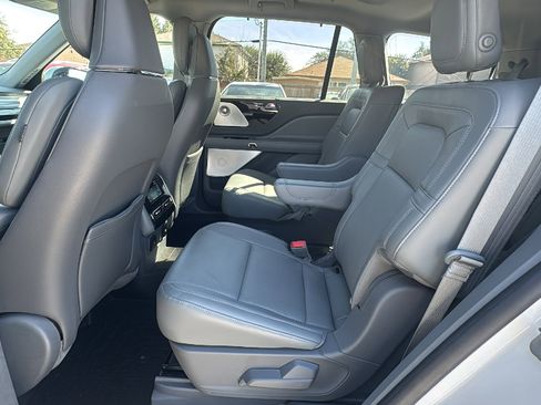 Used 2020 Lincoln Aviator Reserve w/ Equipment Group 202A image 15