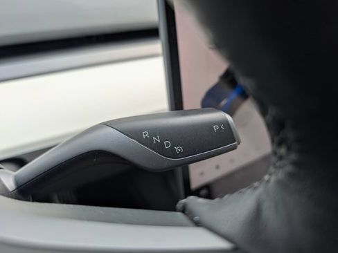 Used 2023 Tesla Model 3 Standard Range RWD image 23