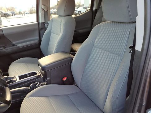 Used 2022 Toyota Tacoma SR image 15