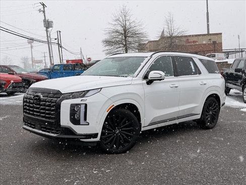 Used 2025 Hyundai Palisade Calligraphy image 2