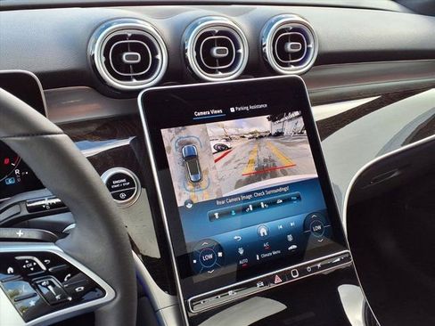 Used 2025 Mercedes-Benz GLC 300 GLC 300 image 6