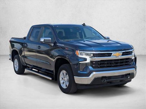 Used 2023 Chevrolet Silverado 1500 LT AWD/4WD image 3