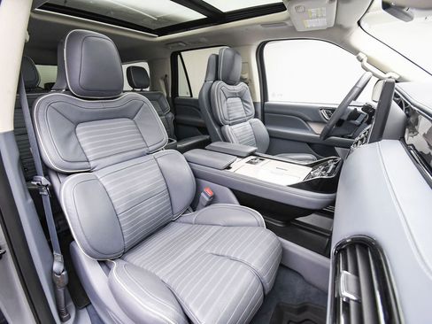 Used 2024 Lincoln Navigator L Black Label image 19