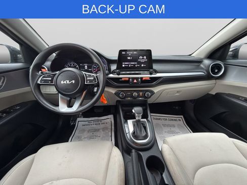 Used 2022 Kia Forte LXS FWD image 2