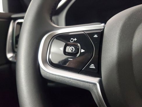 Used 2025 Volvo V60 B5 Cross Country Plus image 27