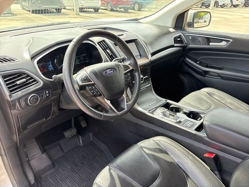 Used 2020 Ford Edge Titanium w/ Equipment Group 301A FWD image 6