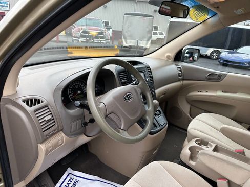 Used 2009 Kia Sedona LX w/ PWR Pkg image 17