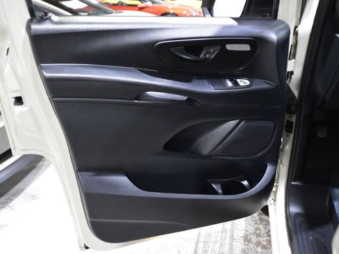 Used 2020 Mercedes-Benz Metris Passenger image 17