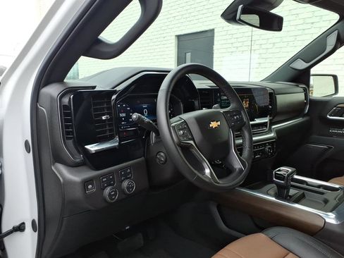 Used 2025 Chevrolet Silverado 1500 High Country image 5