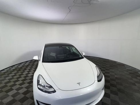 Used 2020 Tesla Model 3 Standard Range RWD image 4