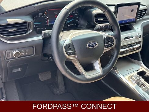 Certified 2021 Ford Explorer XLT w/ Equipment Group 202A RWD image 9