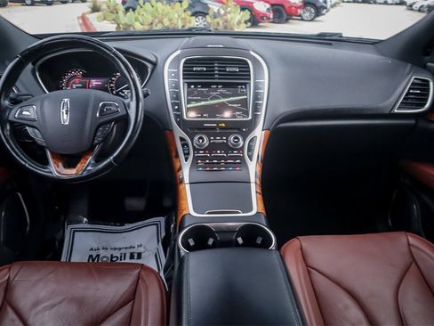 Used 2018 Lincoln MKX Reserve image 23