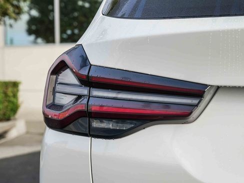 Used 2023 BMW X3 xDrive30i w/ Premium Package image 7