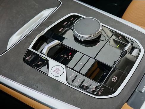 Used 2023 BMW X7 xDrive40i w/ Premium Package image 17