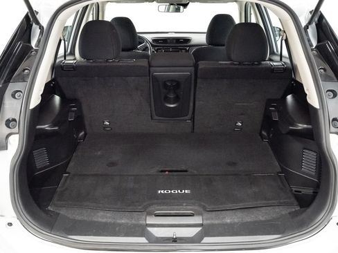 Used 2020 Nissan Rogue S FWD image 25