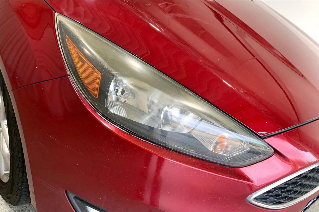 Used 2015 Ford Focus SE w/ Equipment Group 201A FWD image 12