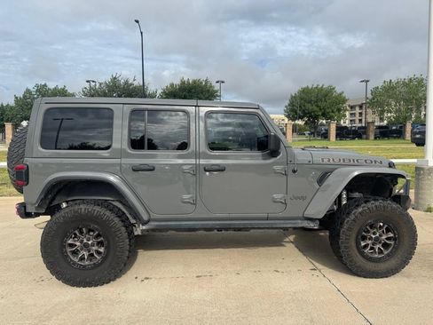 Used 2019 Jeep Wrangler Unlimited Rubicon AWD/4WD image 3