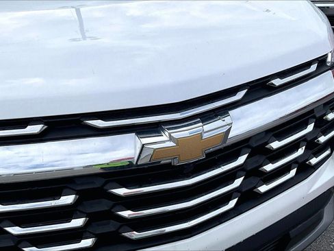 Used 2026 Chevrolet Equinox LT FWD image 3