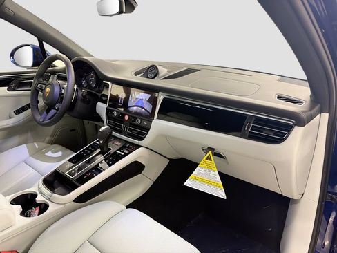 New 2026 Porsche Macan AWD/4WD image 31