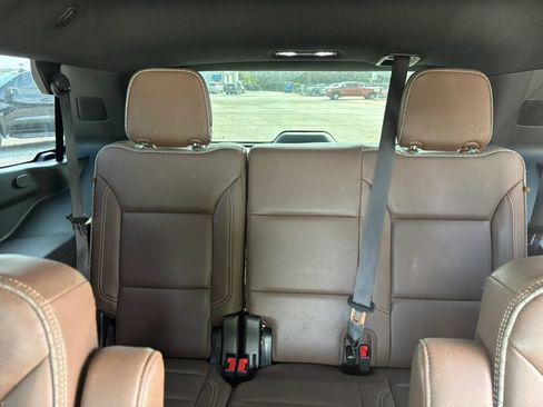 Used 2022 Chevrolet Tahoe High Country AWD/4WD image 16
