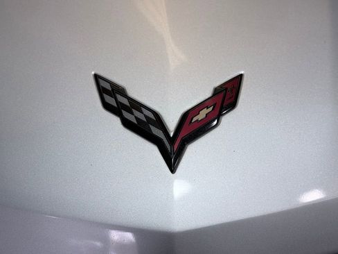 Used 2015 Chevrolet Corvette Z06 w/ 2LZ Preferred Equipment Group RWD image 12