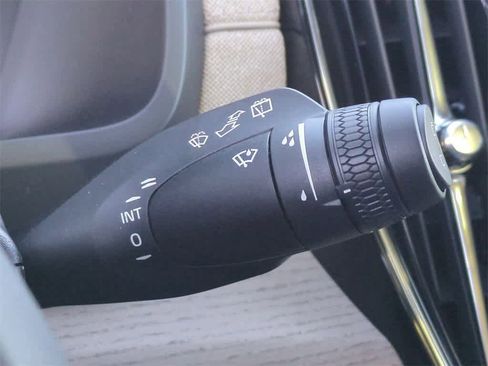 New 2026 Volvo XC90 B6 Plus w/ Protection Package Premier image 25