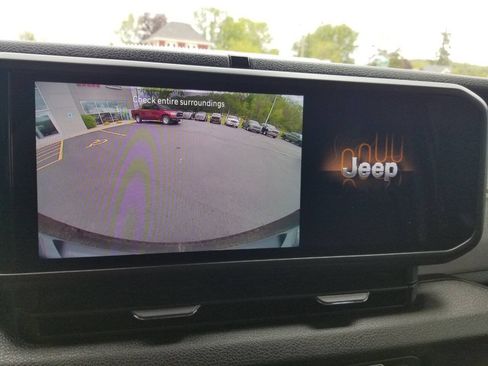 Used 2024 Jeep Wrangler Sport AWD/4WD image 23