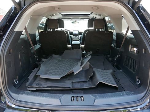 Used 2023 Ford Explorer XLT w/ Equipment Group 202A AWD/4WD image 10