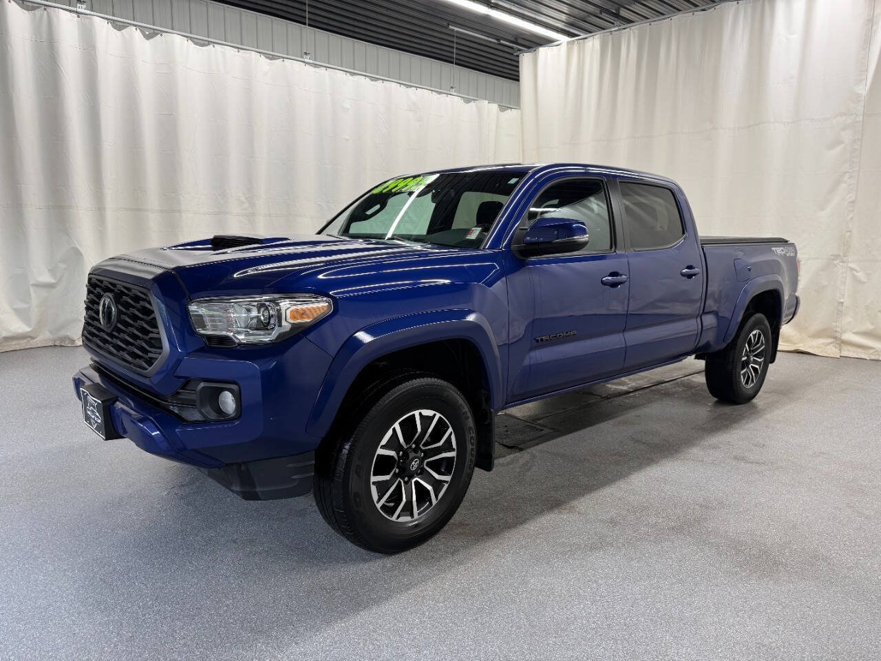 Used 2022 Toyota Tacoma TRD Sport w/ Technology Package AWD/4WD image 1