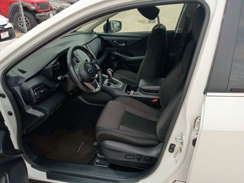 Used 2025 Subaru Outback Premium image 3