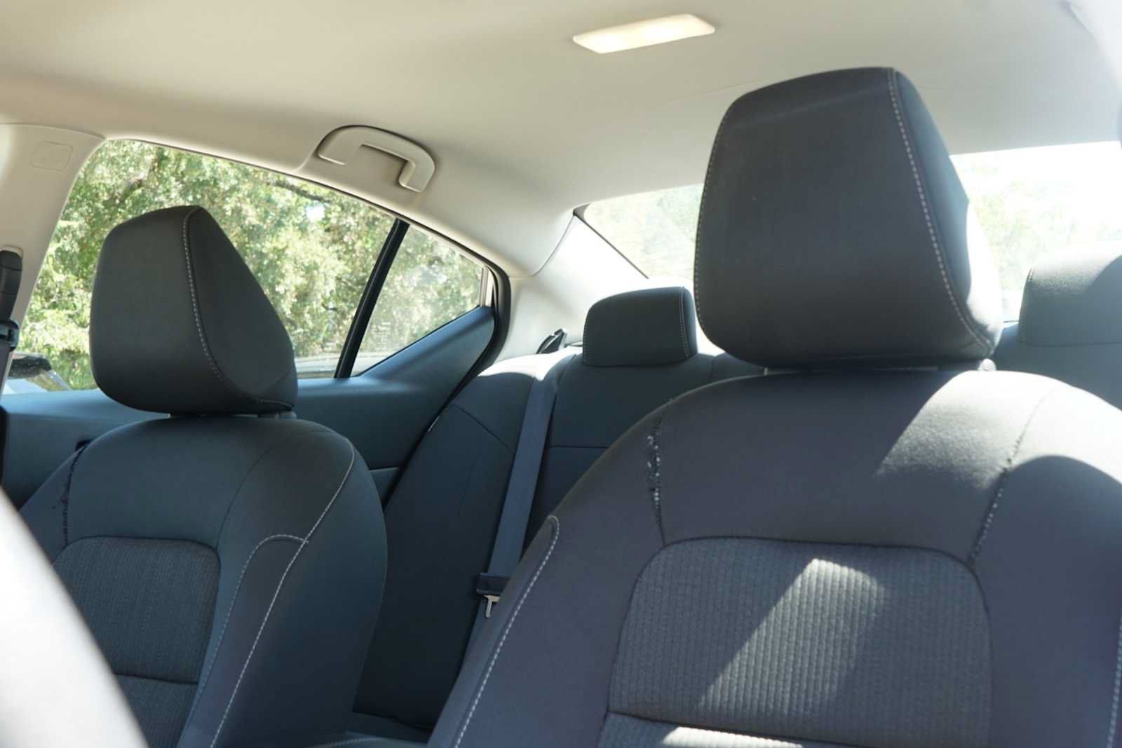 Used 2025 Nissan Altima 2.5 SV FWD image 8
