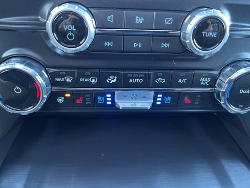 Used 2024 Ford F150 Lariat w/ Equipment Group 502A High image 33