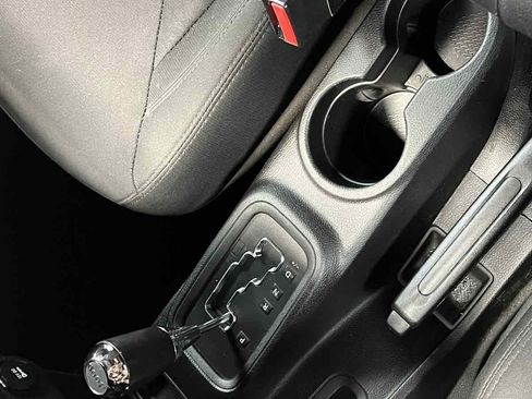 Used 2017 Jeep Wrangler Unlimited Sport w/ Quick Order Package 24S AWD/4WD image 20